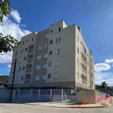 Ubatuba Apartamento a 9 minutos da praia grande 6P-2